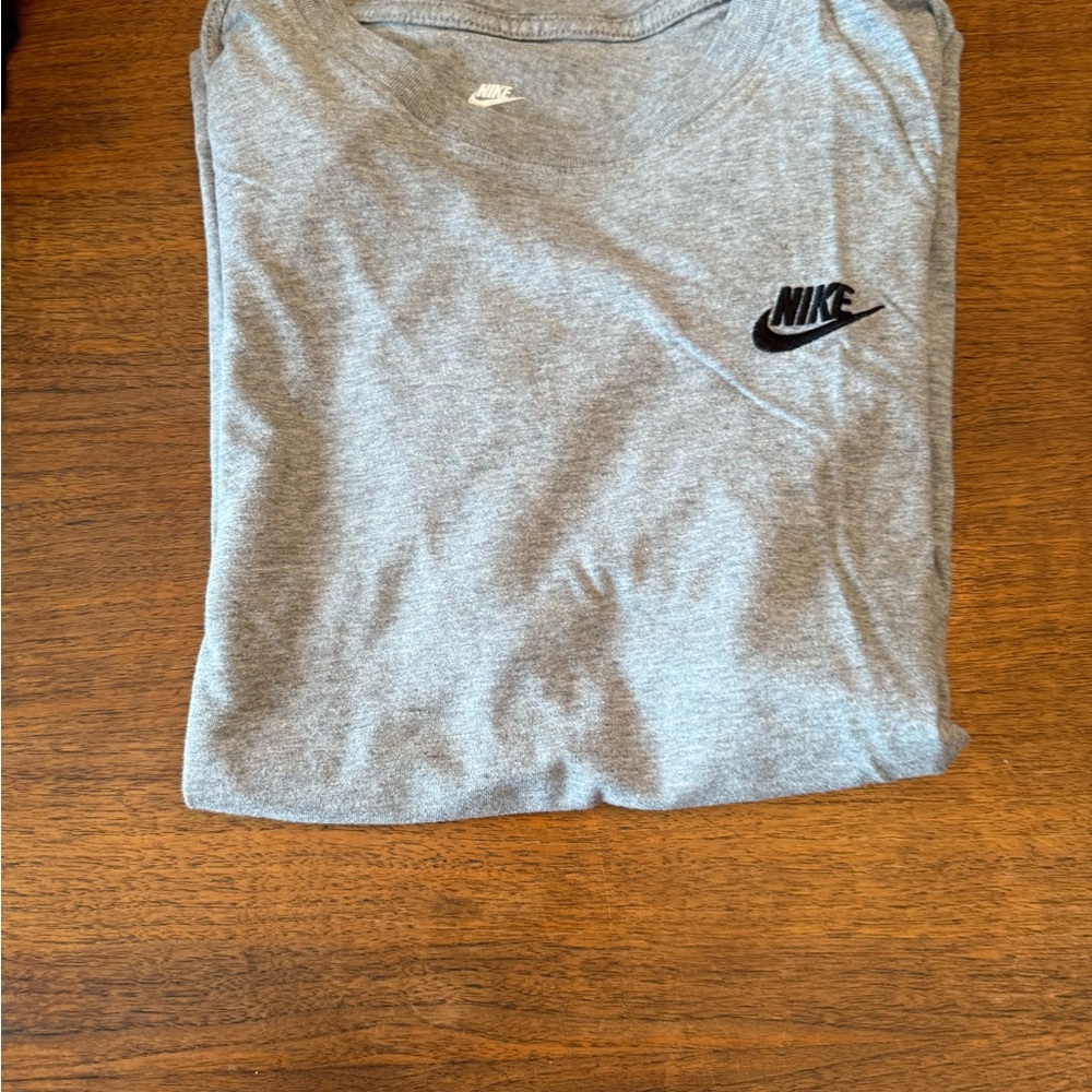 Nike Gray T-Shirt